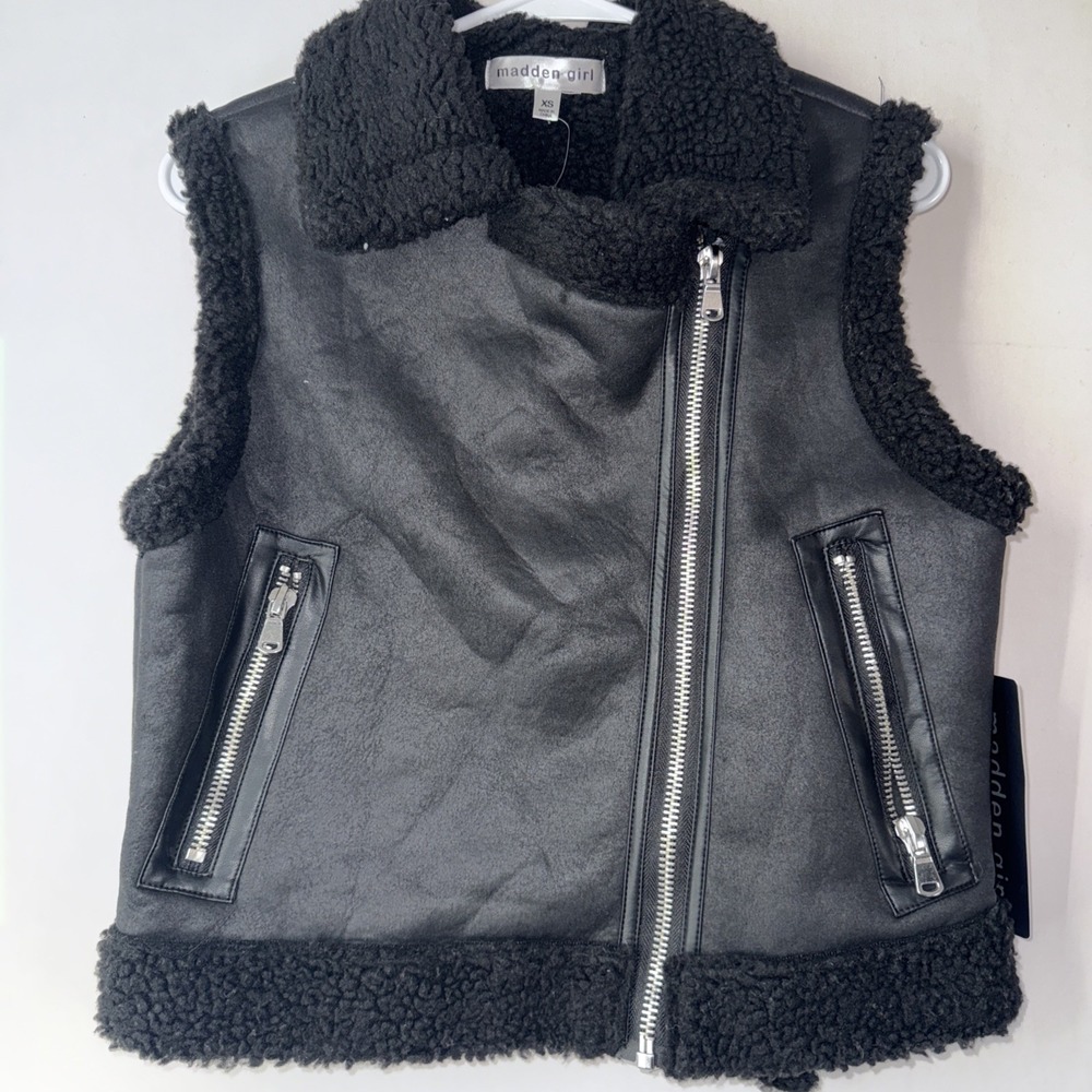 Madden Girl NWT Black Faux Shearling Moto Vest Sherpa Size XS‎